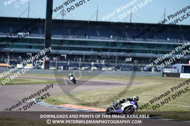 Rockingham no limits trackday;enduro digital images;event digital images;eventdigitalimages;no limits trackdays;peter wileman photography;racing digital images;rockingham raceway northamptonshire;rockingham trackday photographs;trackday digital images;trackday photos